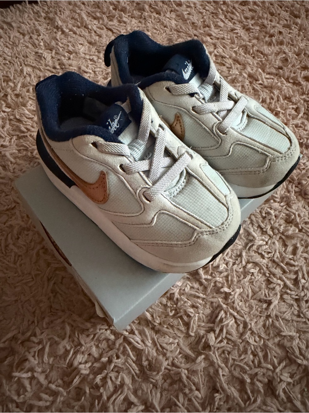 Nike Kids Cream and Navy Low-Top Sneakers with Gold Swoosh